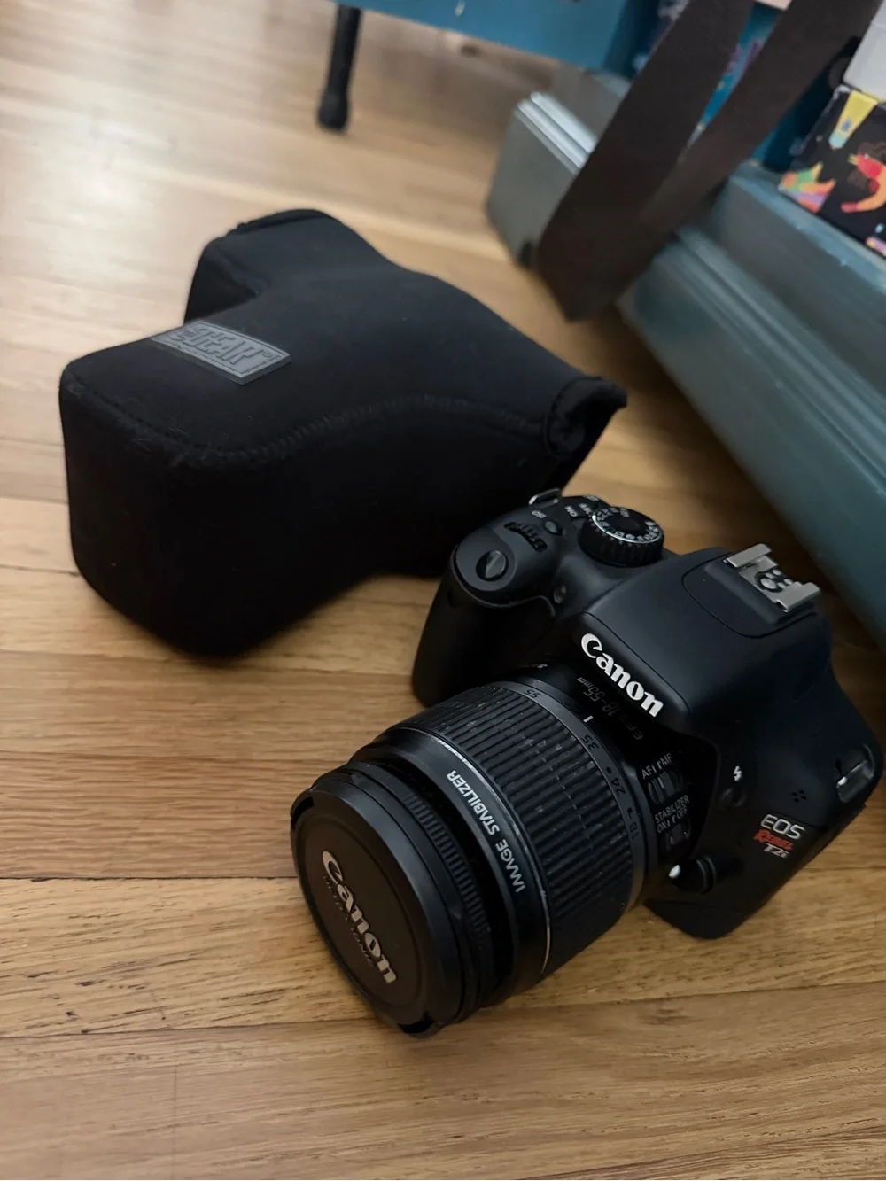 Canon EOS Rebel T2i Black DSLR with Lens and battery